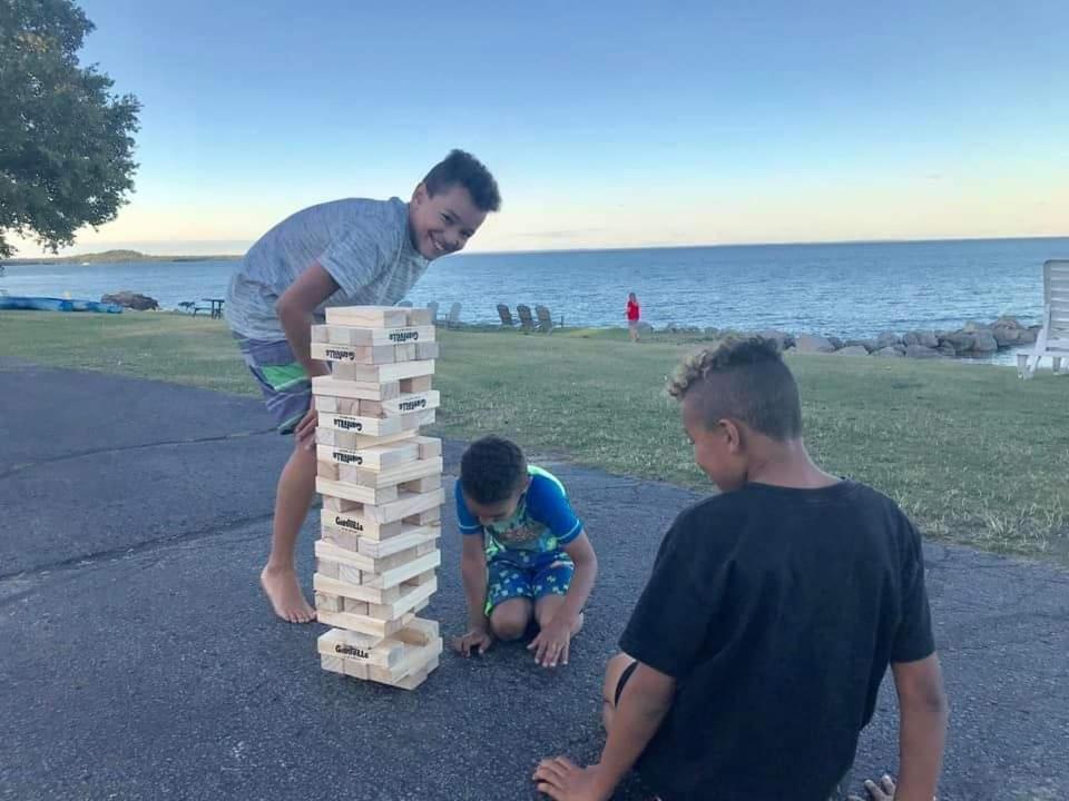 Baymont By Wyndham St. Ignace Lakefront Екстериор снимка