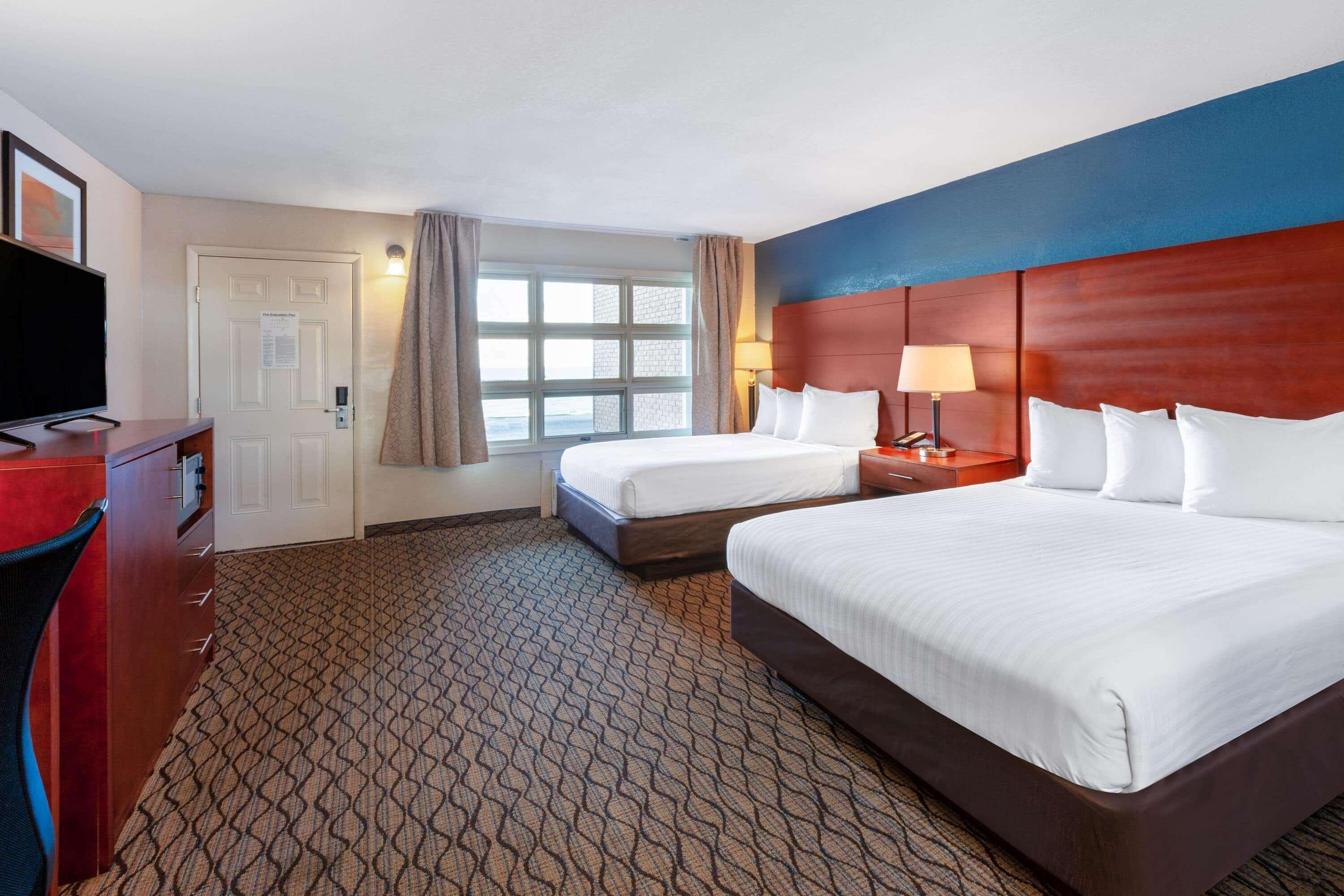 Baymont By Wyndham St. Ignace Lakefront Екстериор снимка